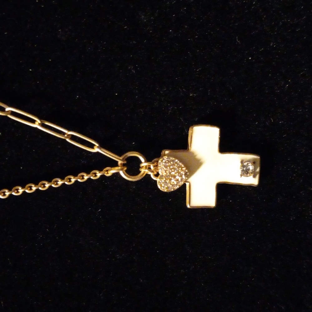 White cross pendant necklace.15+2" chain